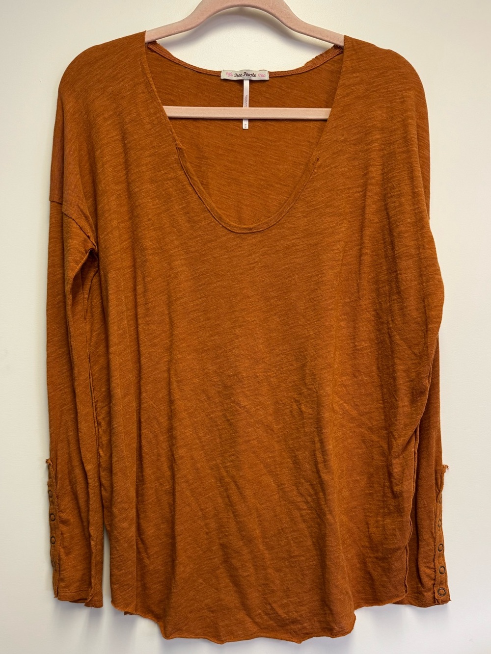Free People Women's Rust Scoop Neck Long Sleeve Top Button detail Raw hem Size M